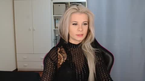 Snapshot of kristineamore chatting on March 30, 6:14 am KristineAmore online show from March 30, 6:14 am