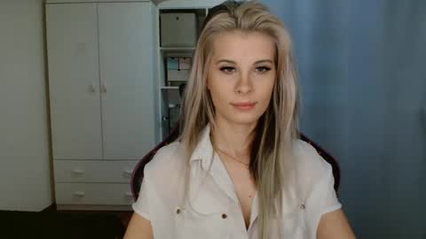 Snapshot of kristineamore chatting on March 31, 6:25 am KristineAmore online show from March 31, 6:25 am