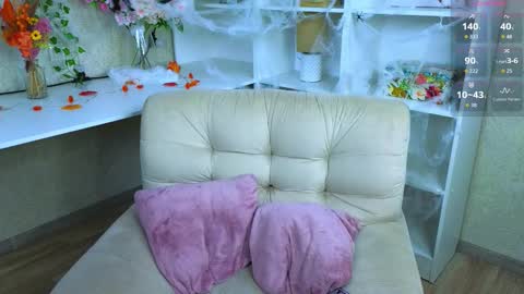 Snapshot of kristinemckerley chatting on October 24, 1:13 am Sofia online show from October 24, 1:13 am