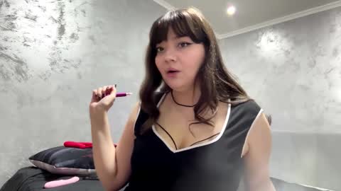 Snapshot of kristinevelastegui chatting on March 20, 5:18 pm Alisha online show from March 20, 5:18 pm