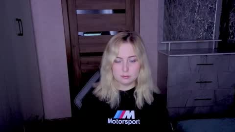 Kristy online show from May 20, 9:43 pm