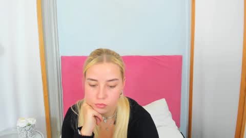 KristyFlowers online show from February 5, 9:15 am