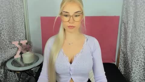 KristyFlowers online show from January 17, 3:17 pm