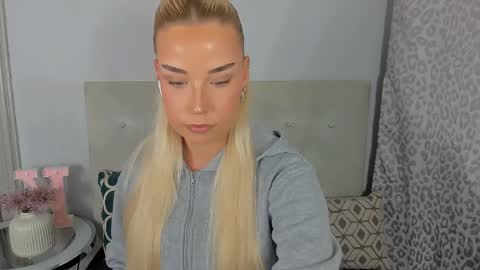 KristyFlowers online show from May 11, 2:45 pm