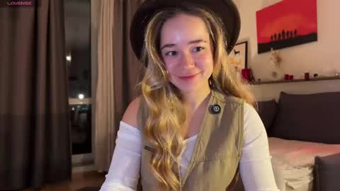 Snapshot of kristyspiritedaway chatting on March 9, 5:39 pm Kristy Nip slip shady Best model on CB online show from March 9, 5:39 pm