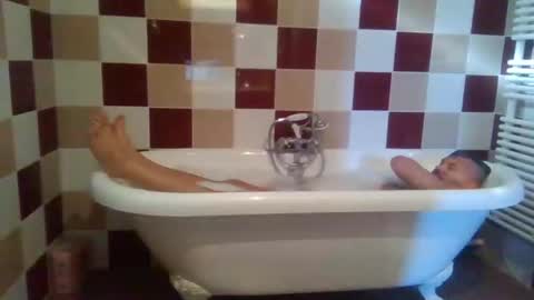 Snapshot of krisu1976 chatting on February 2, 12:35 pm krisu1976 online show from February 2, 12:35 pm