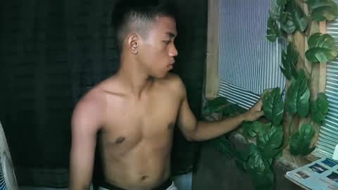 kritthanarkorn online show from October 17, 2:30 pm