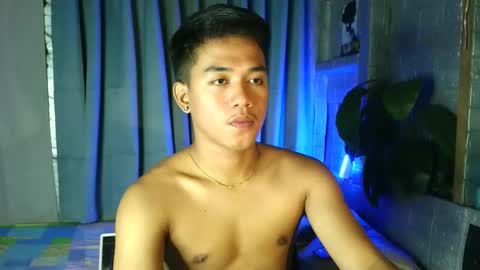 kritthanarkorn online show from May 19, 6:14 pm