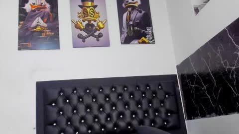 krixty online show from November 14, 8:40 pm