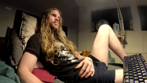 Snapshot of krullz123 chatting on December 22, 1:46 am Krullz online show from December 22, 1:46 am