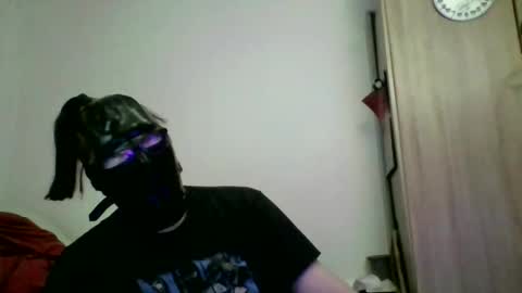 Snapshot of kryptoni18435 chatting on March 21, 3:11 am Tommy online show from March 21, 3:11 am