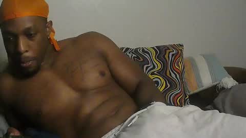 Snapshot of krysndd chatting on October 7, 7:16 am Daddydom4L online show from October 7, 7:16 am