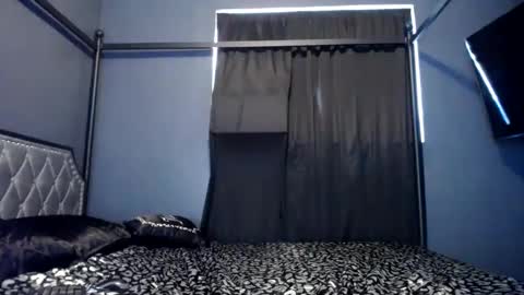 Snapshot of krystalblakexxx chatting on March 3, 10:42 pm Krystal Blake online show from March 3, 10:42 pm