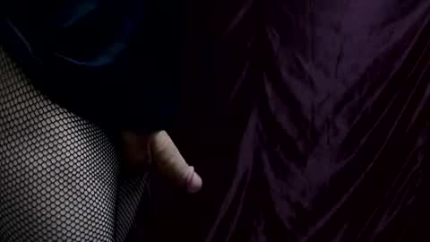 Krystalkummingss online show from November 9, 5:00 pm