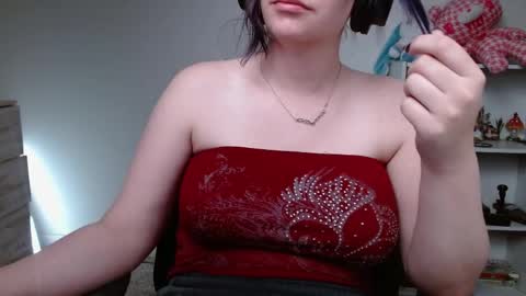 Krystal Syx online show from April 29, 5:30 pm
