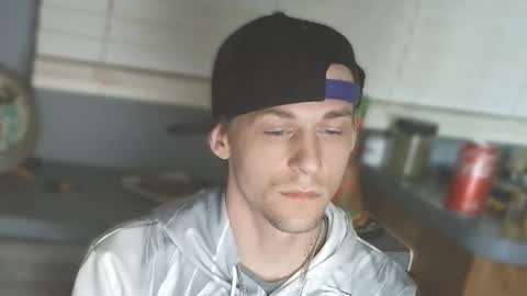 krytiar1992 online show from November 12, 8:37 am