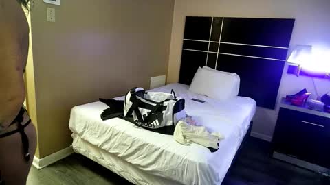 kryztalynxxx online show from February 9, 4:00 pm