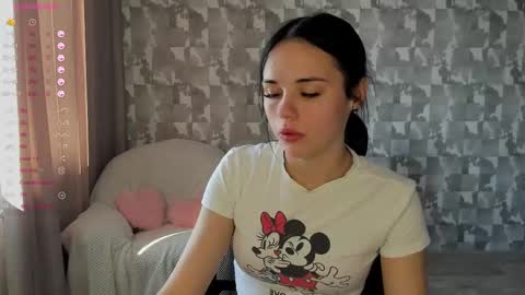 Snapshot of kseni_a chatting on September 29, 10:09 am Ksenia online show from September 29, 10:09 am