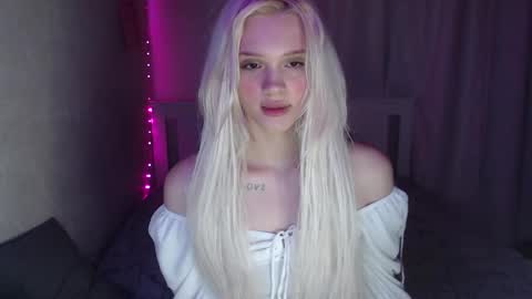 Emilia online show from March 9, 2:29 am