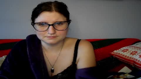 Snapshot of kunzitegoddess chatting on December 5, 5:28 pm Samantha online show from December 5, 5:28 pm