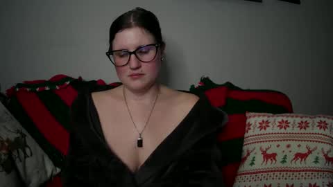 Snapshot of kunzitegoddess chatting on December 24, 11:33 pm Samantha online show from December 24, 11:33 pm