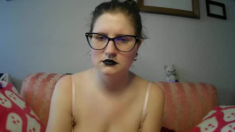 Snapshot of kunzitegoddess chatting on January 19, 4:57 pm Samantha online show from January 19, 4:57 pm