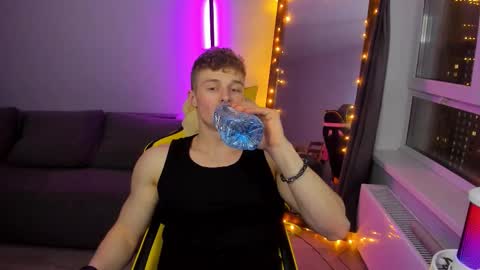 kurt_hanssen online show from March 3, 5:41 pm