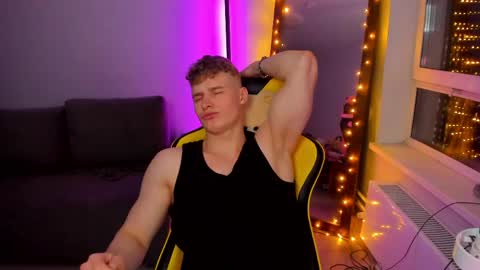 kurt_hanssen online show from May 7, 7:41 pm