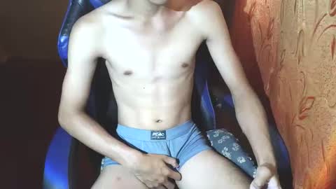 Snapshot of kurtxxx07 chatting on November 19, 3:39 am kurtxxx07 online show from November 19, 3:39 am