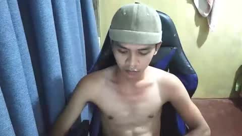 Snapshot of kurtxxx07 chatting on March 19, 7:40 pm kurtxxx07 online show from March 19, 7:40 pm