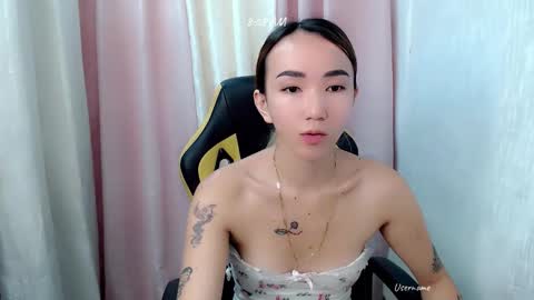 kweenie1026 online show from May 6, 12:08 am