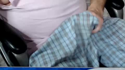 Snapshot of kwib34 chatting on January 15, 7:46 am kwib34 online show from January 15, 7:46 am