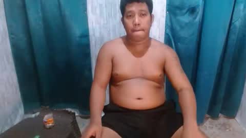 kyle_lacuste online show from May 2, 1:05 pm
