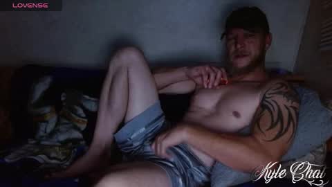 Snapshot of kylechat chatting on October 26, 7:36 am Kyle chat online show from October 26, 7:36 am