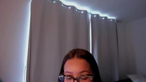 Snapshot of kyleighcx chatting on March 23, 10:47 pm Kyleigh online show from March 23, 10:47 pm