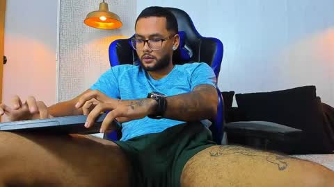 ---kylee--- online show from April 1, 11:02 pm