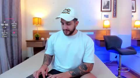 Snapshot of kylenorth_ chatting on September 19, 11:33 am kylenorth_ online show from September 19, 11:33 am