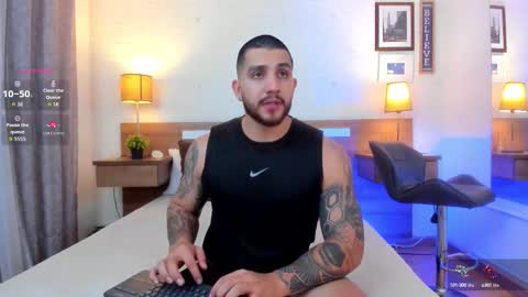 Snapshot of kylenorth_ chatting on September 23, 1:19 am kylenorth_ online show from September 23, 1:19 am