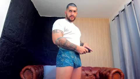 kylenorth_ online show from May 9, 9:31 pm
