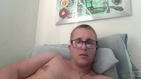 kylerace online show from April 28, 11:32 pm