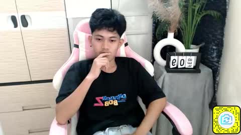 kylexx07 online show from February 9, 4:33 pm