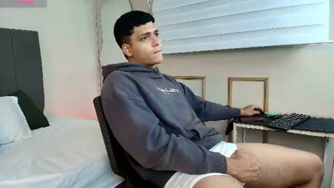 Kyliam online show from July 24, 1:03 am