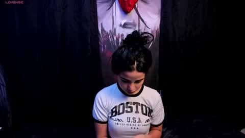 submissive demon Please help me to reach 500 thumbs up online show from September 26, 11:31 pm