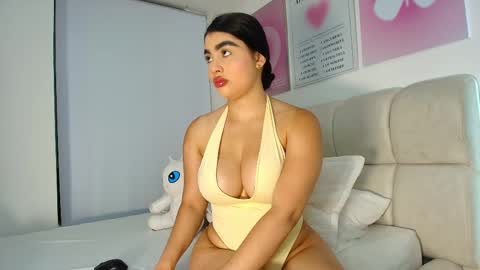 Snapshot of kylie_jenn2 chatting on May 28, 5:49 am kylie jenn2 online show from May 28, 5:49 am