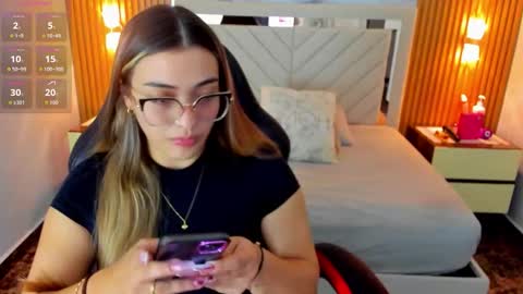  KYLIE  online show from September 13, 3:06 am