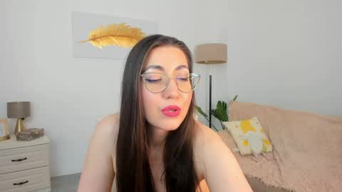 Kylie online show from April 30, 9:08 pm