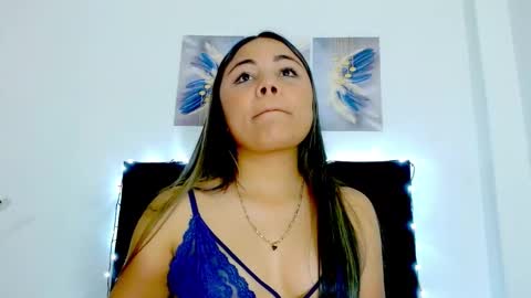 Snapshot of kylie_loveee chatting on January 22, 5:28 pm Paola online show from January 22, 5:28 pm