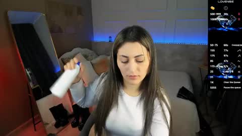 Kylie online show from April 25, 1:14 pm