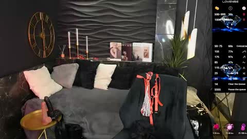 Kylie online show from April 27, 1:31 pm