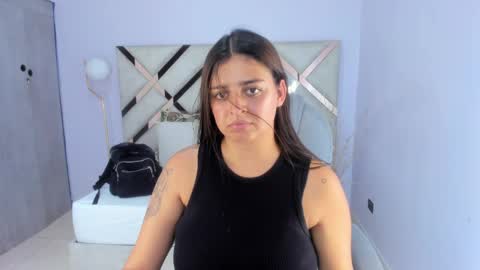 Snapshot of kylie_reyes chatting on June 1, 7:15 pm Kylie Reyes online show from June 1, 7:15 pm